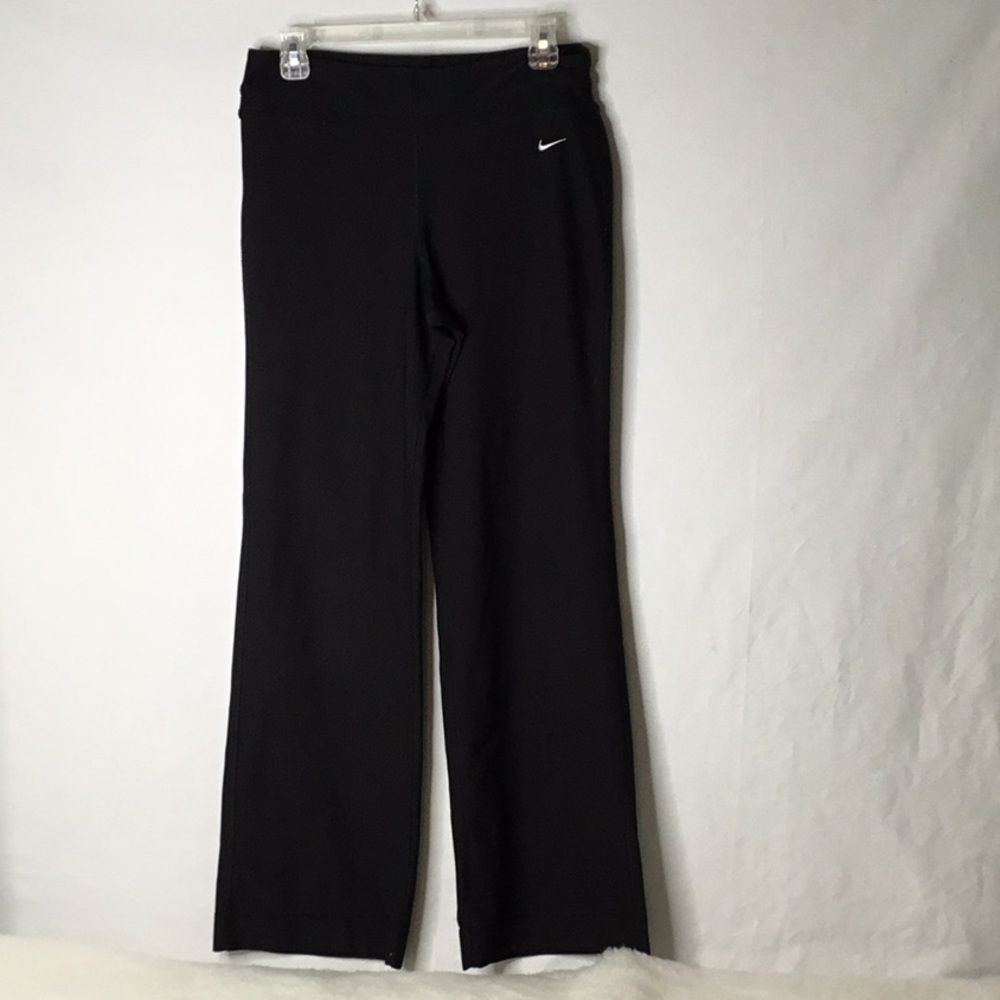 Nike wide leg boot cut yoga pant. Great fit and quality